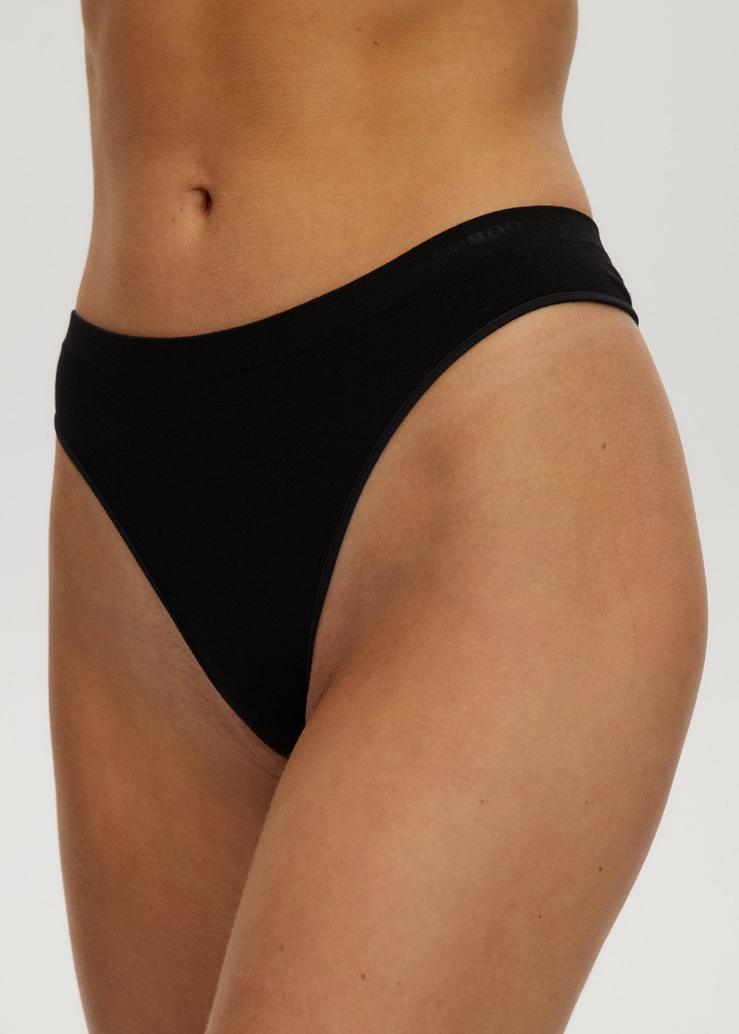 Seamless Thong